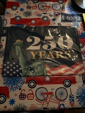 250 Years Patriotic Table Runner with Statue of Liberty Design
